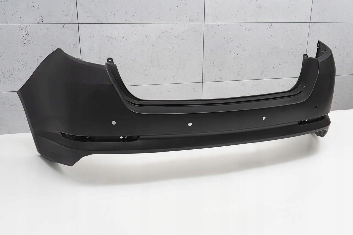 86611-2T000 REAR BUMPER UPPER