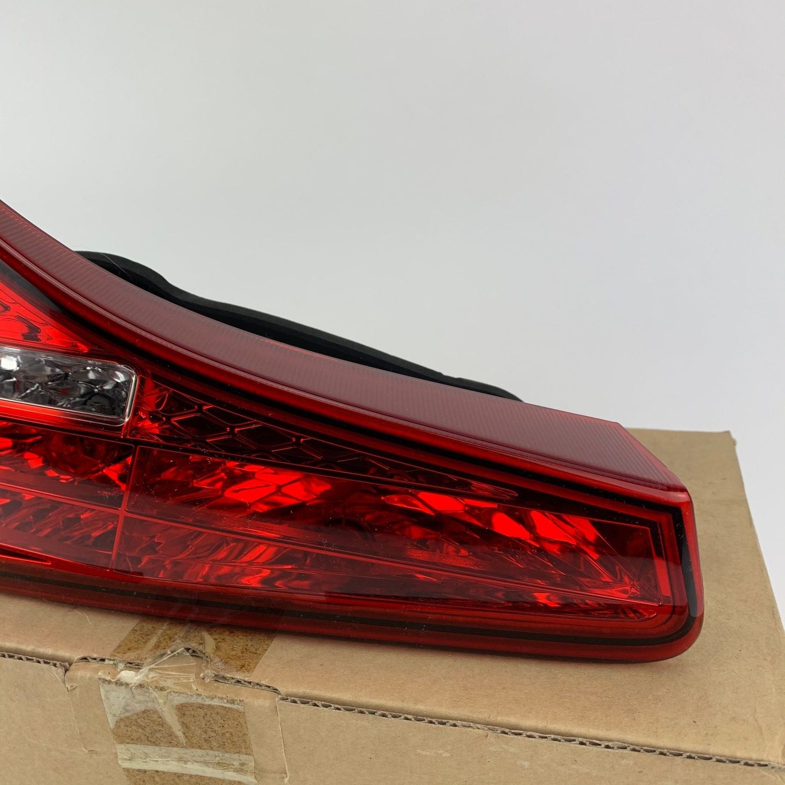 92404-2T020 TAIL LAMP