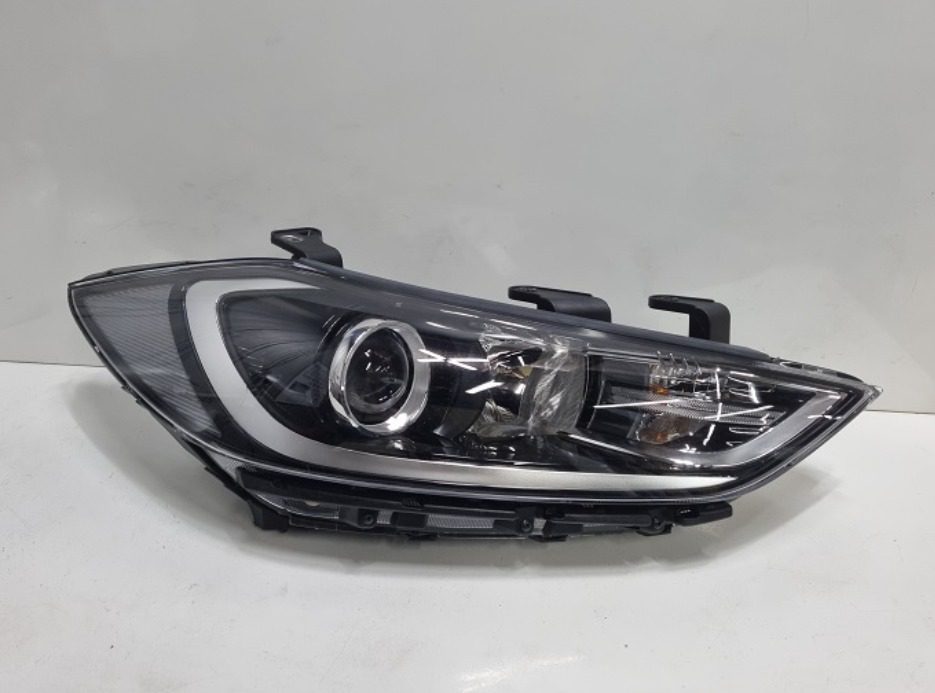 92102-F2010 HEAD LAMP