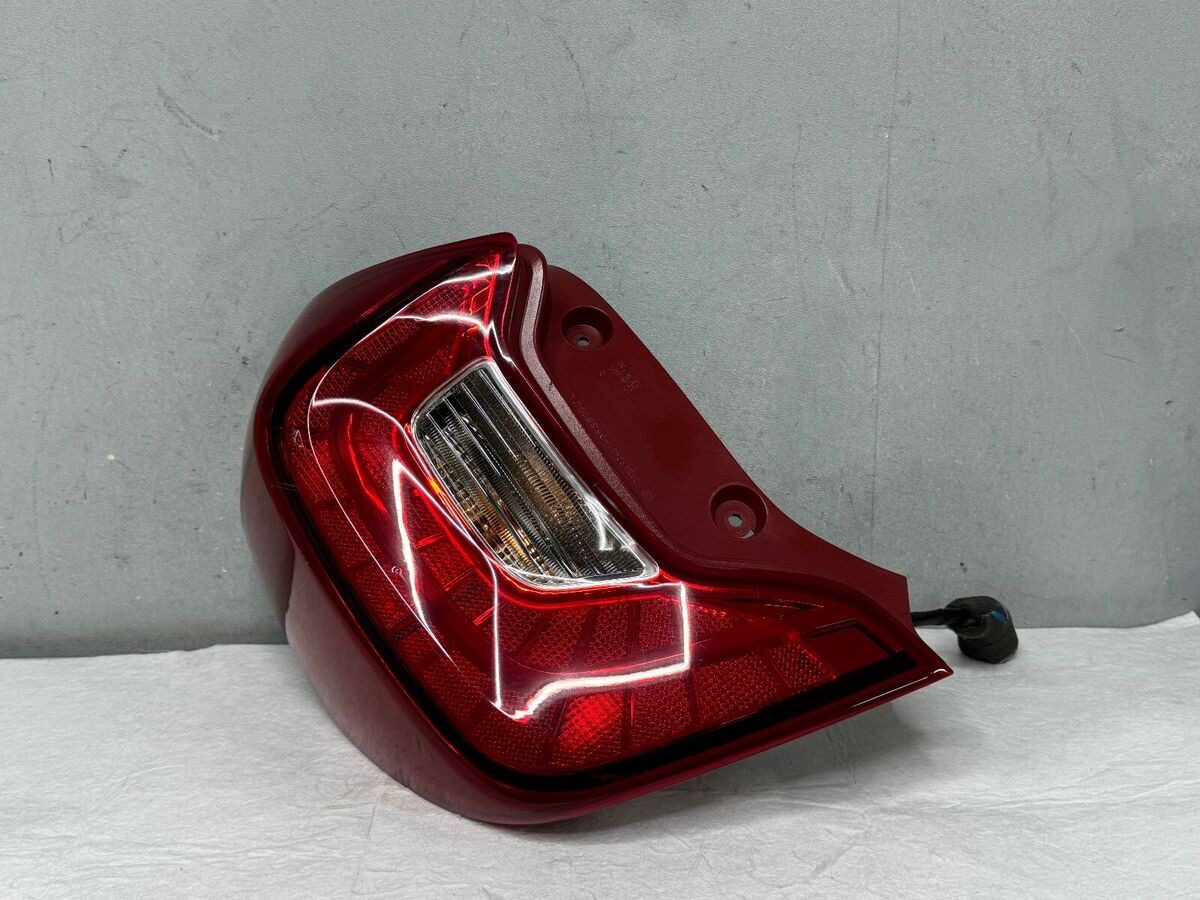 92401-G6000 TAIL LAMP